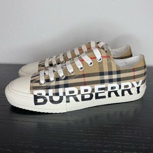 Detail Burberry Camel Graffiti Sneakers Nomer 38