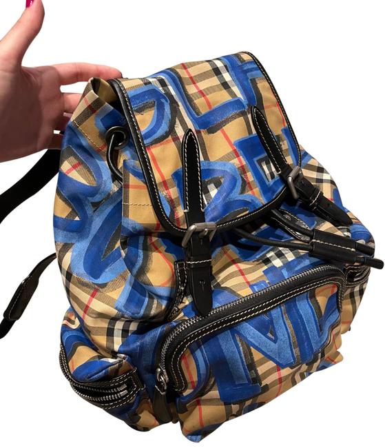 Detail Burberry Graffiti Backpack Nomer 38