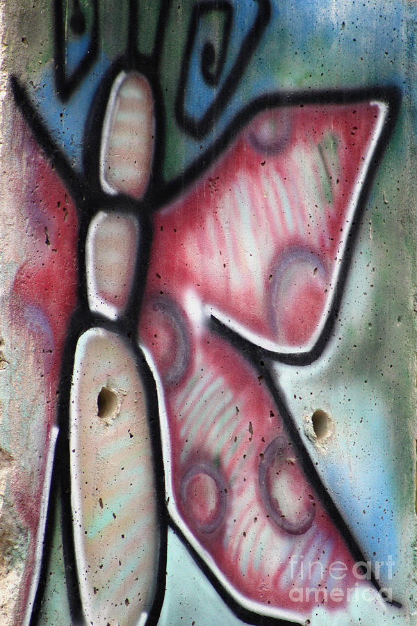 Detail Butterfly Graffiti Nomer 26