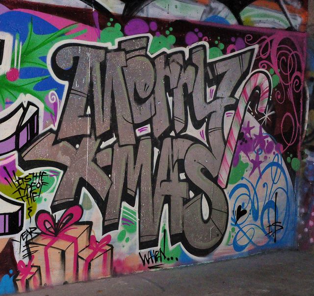 Detail Christmas Graffiti Nomer 4