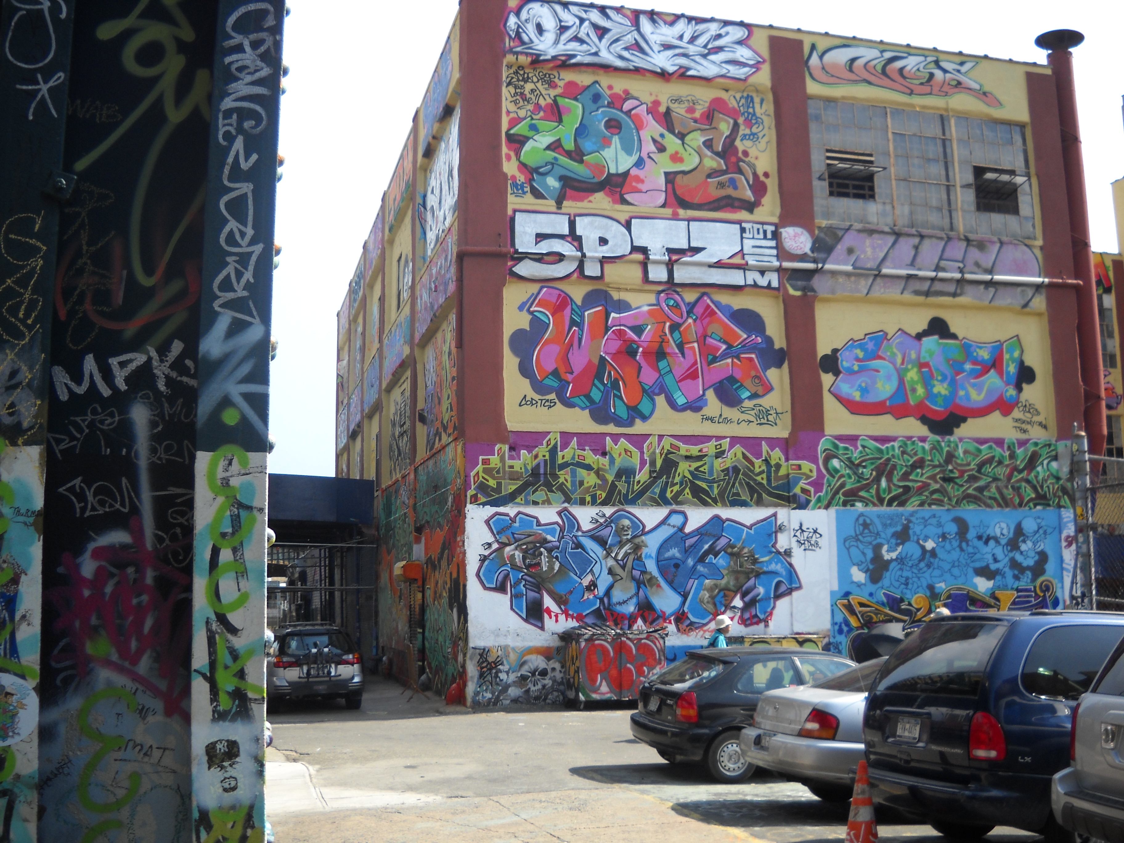 City Graffiti Aggresive Behavior - KibrisPDR