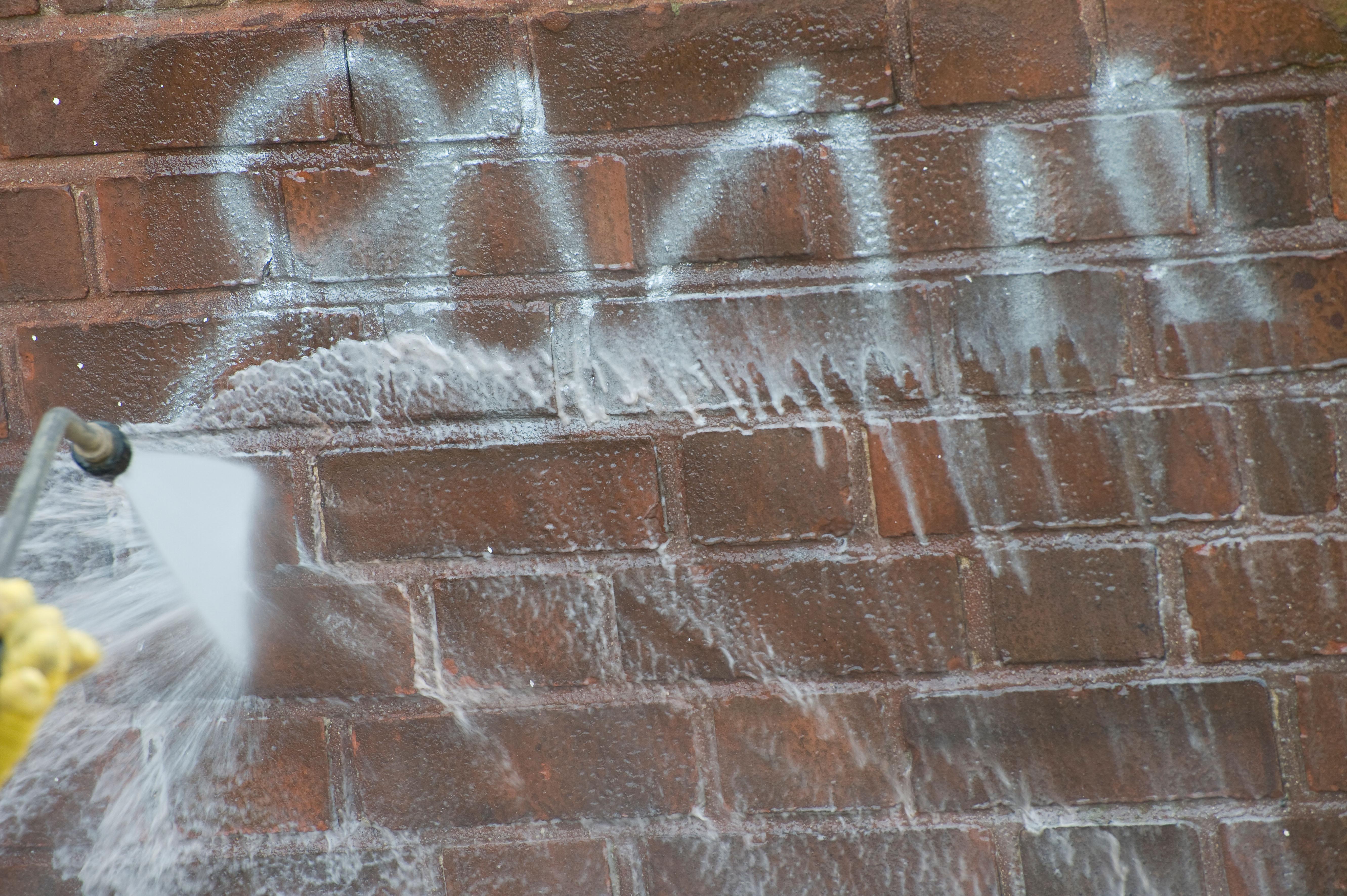 Detail Cleaning Graffiti Off Brick Nomer 35