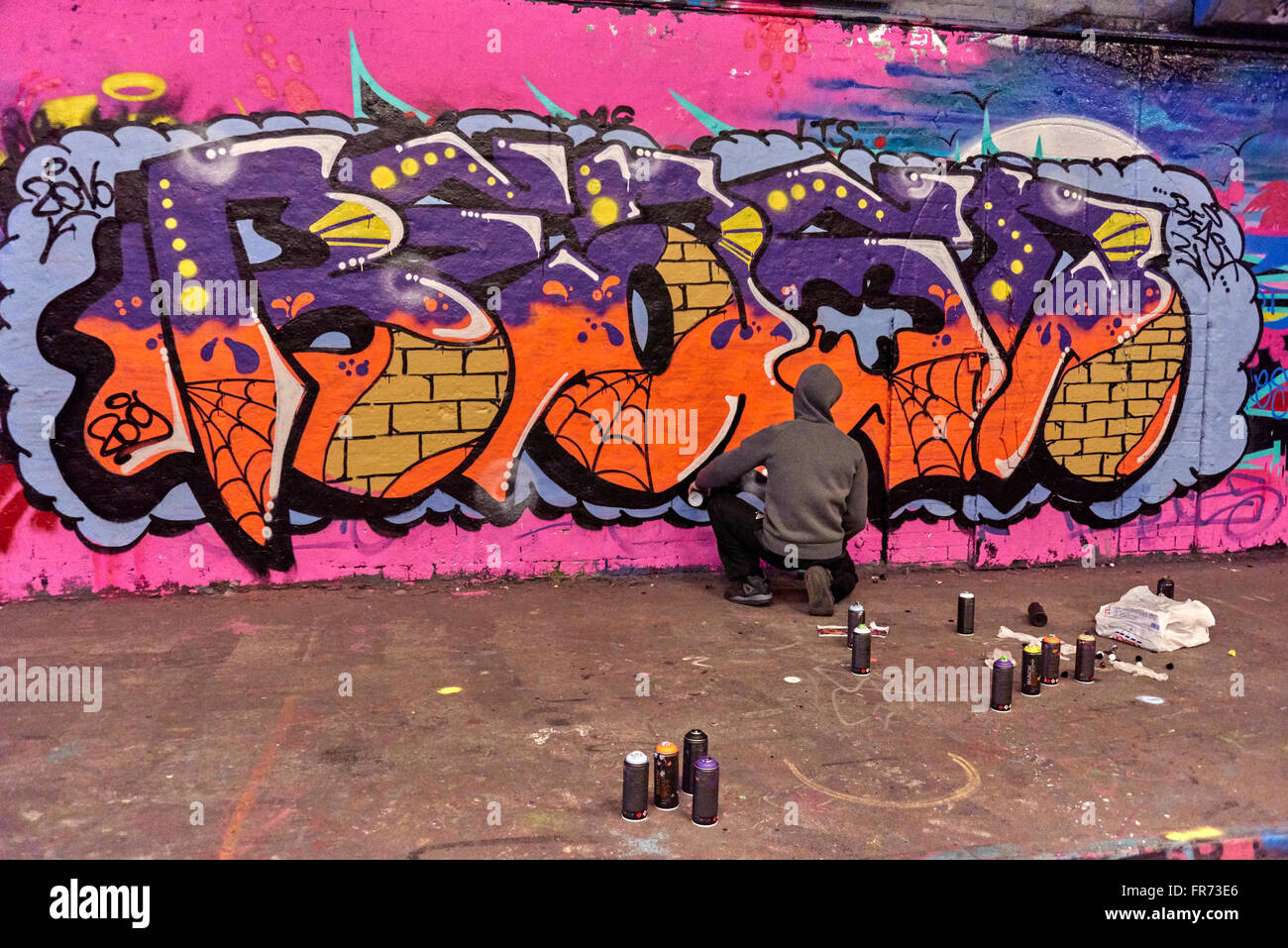 Detail Cms Crew Graffiti Nomer 35