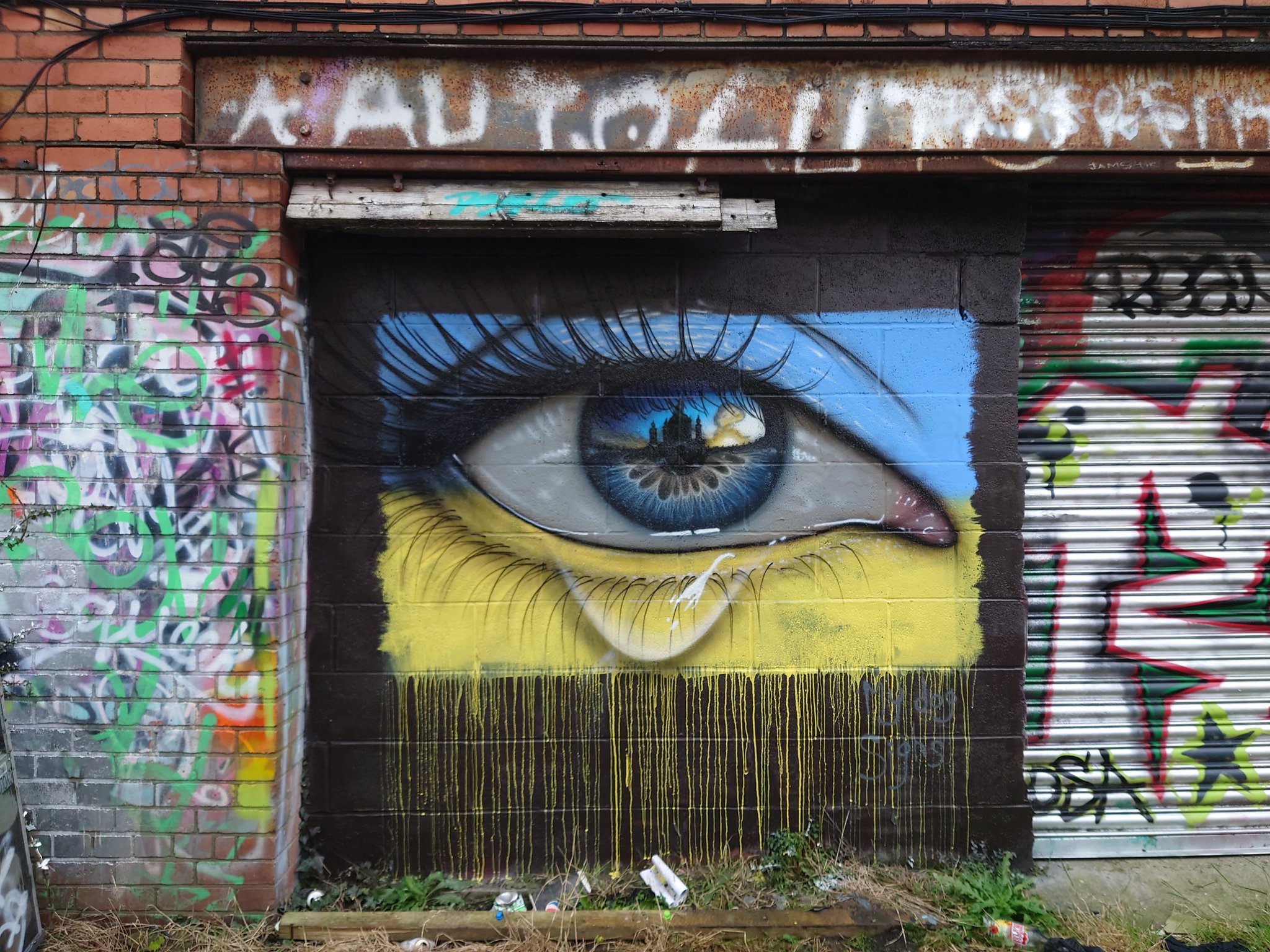 Detail Crying Eye Graffiti Nomer 5