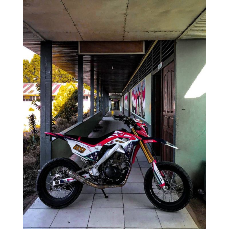 Detail Decal Crf Merah Graffiti Nomer 38