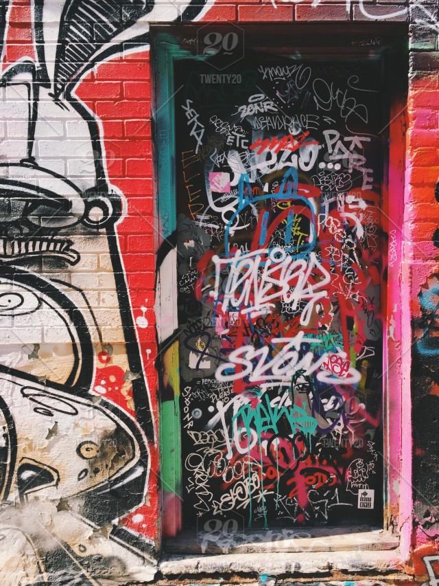 Detail Door Graffiti Nomer 33