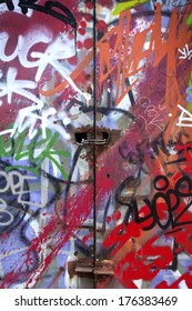 Detail Download Graffiti Door Nomer 40