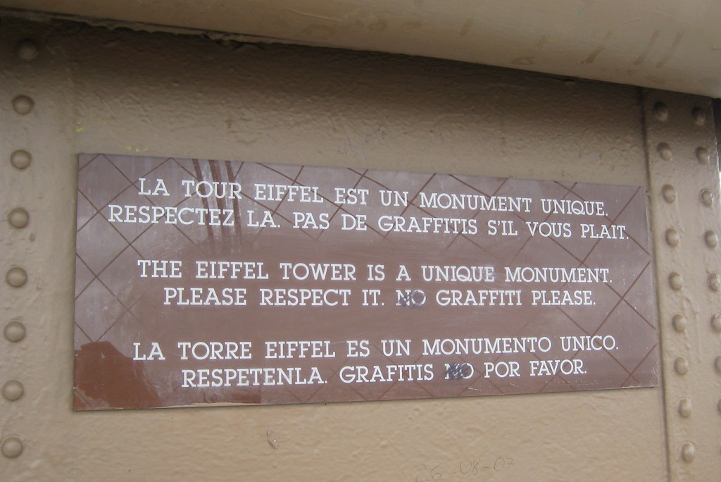 Detail Eiffel Graffiti Nomer 47