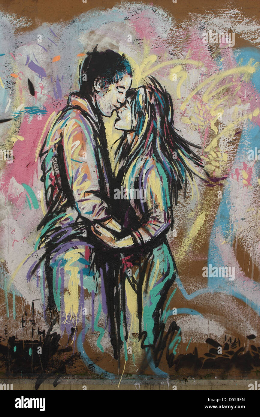 Detail Famous Hugging Graffiti Nomer 23