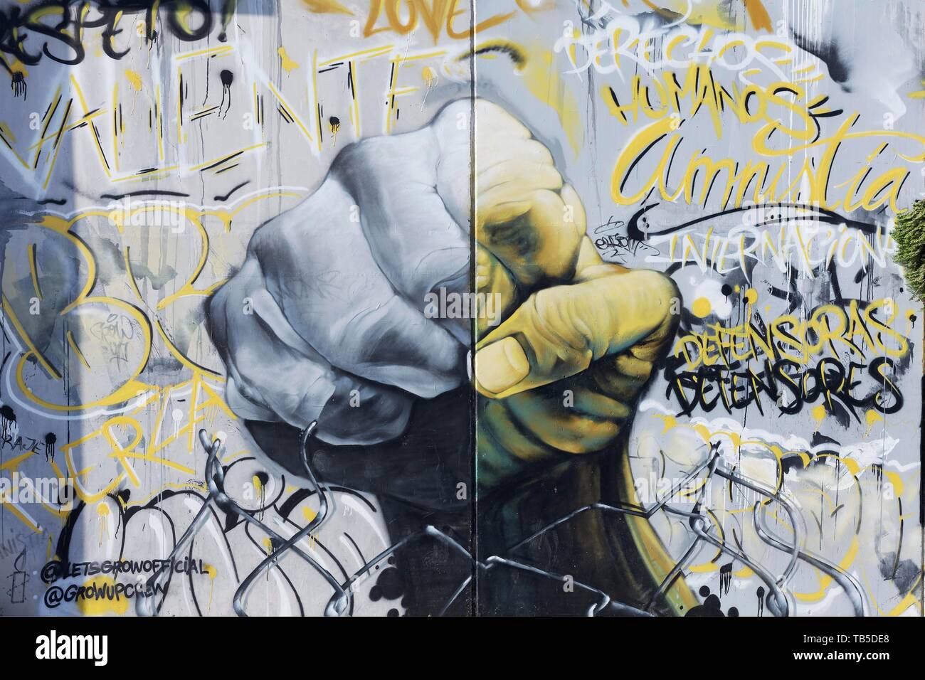 Detail Fist Graffiti Nomer 28