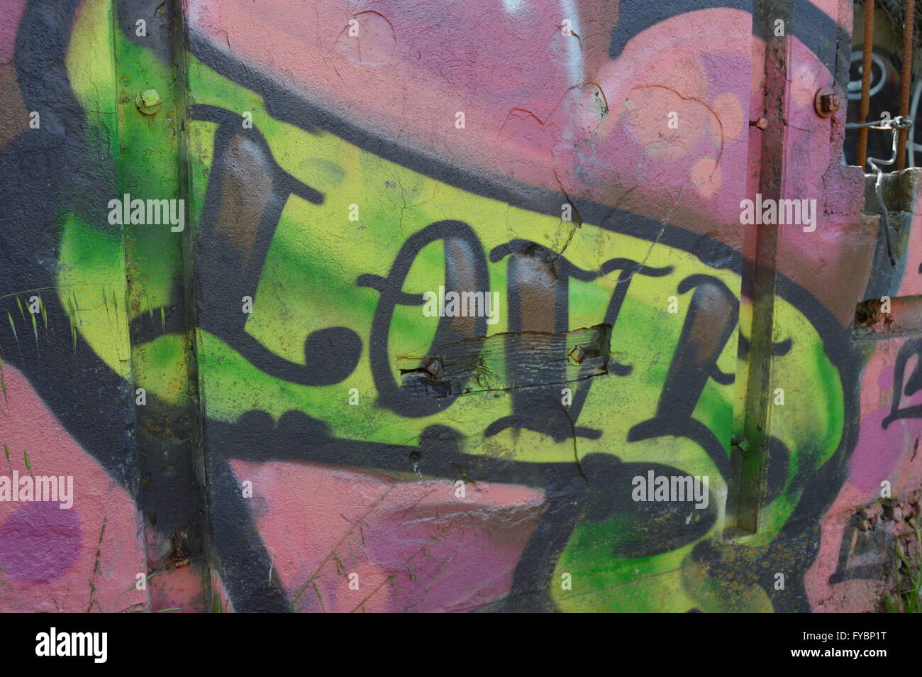 Detail Foto Sampul Graffiti Love Nomer 8