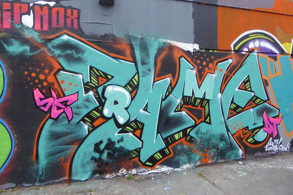 Detail Frame Graffiti Nomer 14