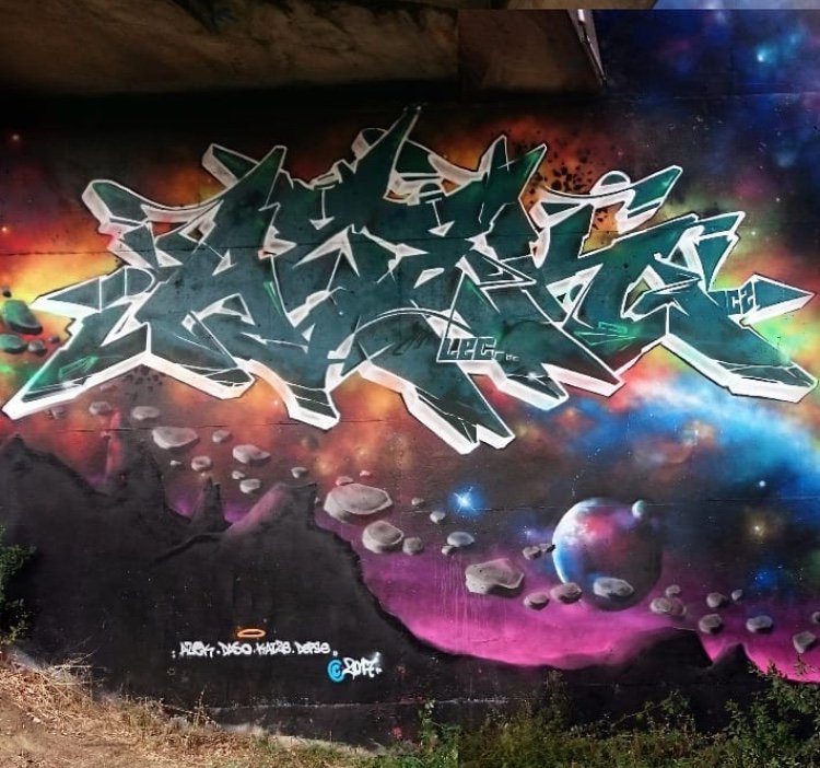 Detail Galaxy Graffiti Nomer 32