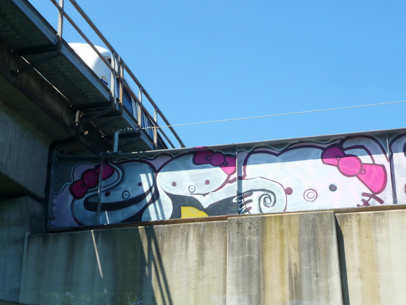 Detail Gambar Hello Kitty Graffiti Nomer 35
