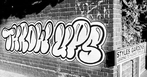 Detail Gambar Huruf Throw Up Graffiti Nomer 23