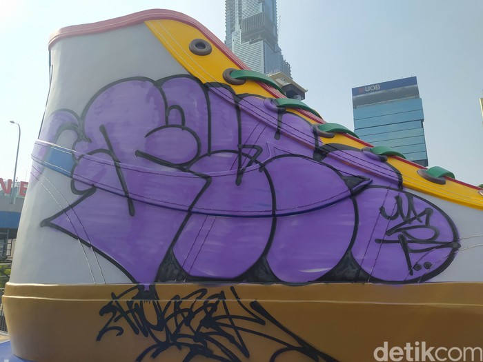 Detail Gambar Tugu Graffiti Nomer 16