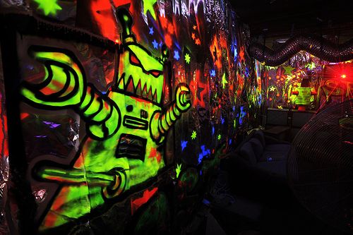 Detail Glow Graffiti Nomer 11
