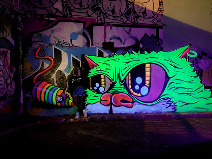 Detail Glow Graffiti Art Nomer 7