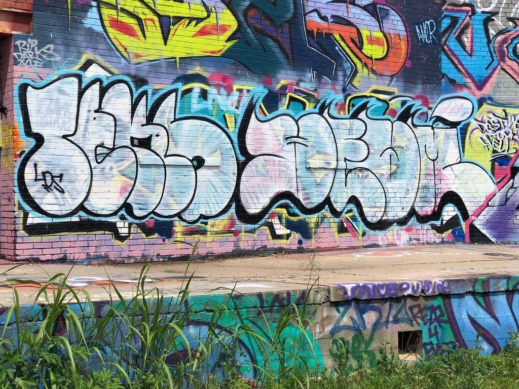 Detail Graffiti Aden Nomer 22
