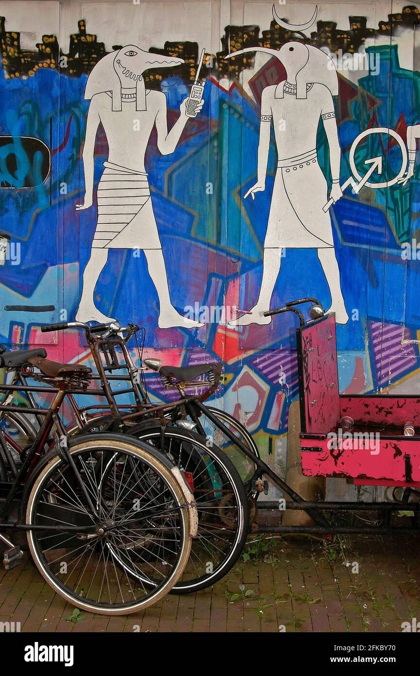 Detail Graffiti Alexandria Peterpan Nomer 17