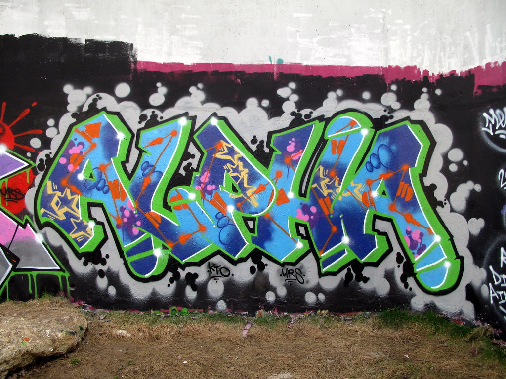 Detail Graffiti Alfa Nomer 8