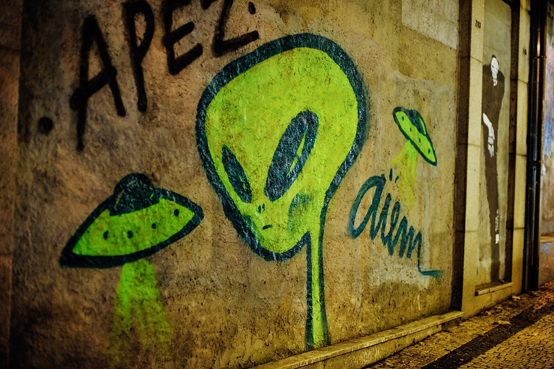 Detail Graffiti Alien Drawings Nomer 34