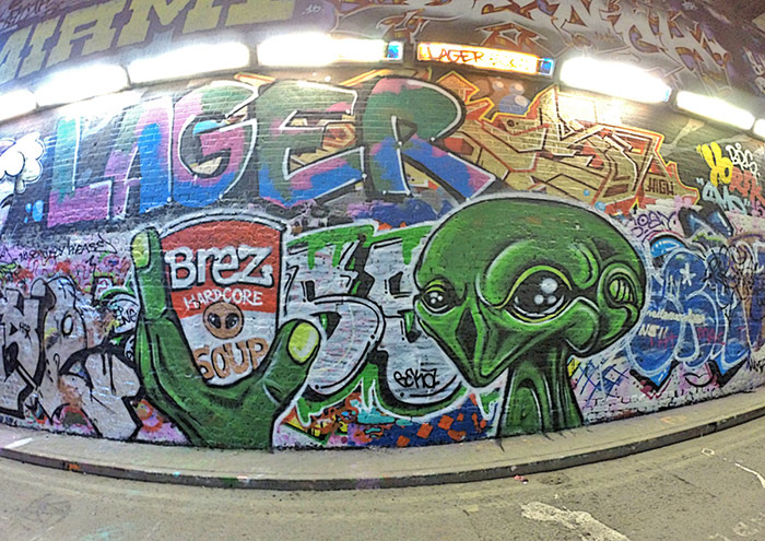 Detail Graffiti Alien Drawings Nomer 42
