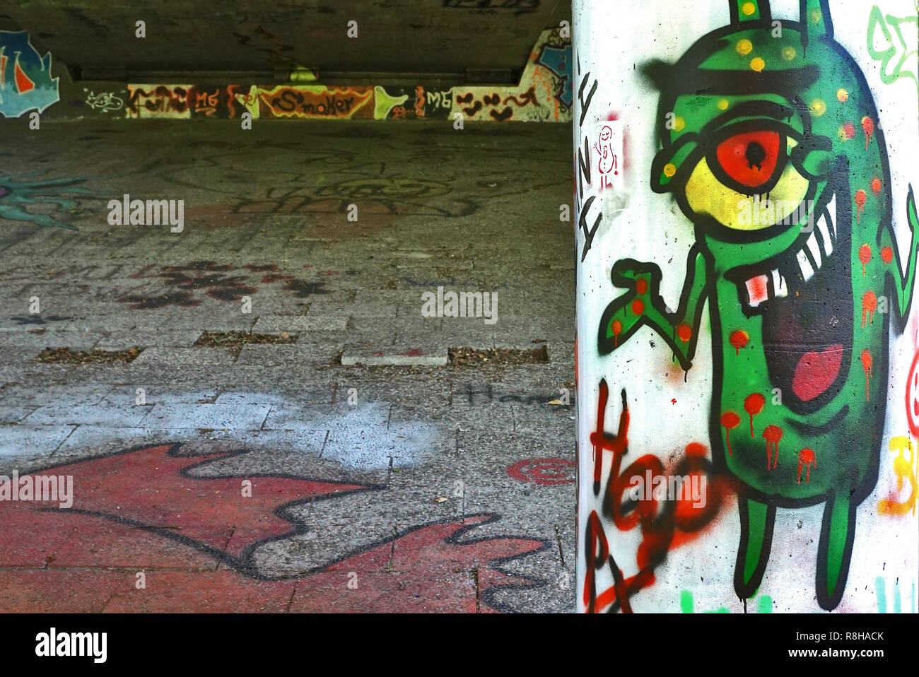 Detail Graffiti Alien Drawings Nomer 51