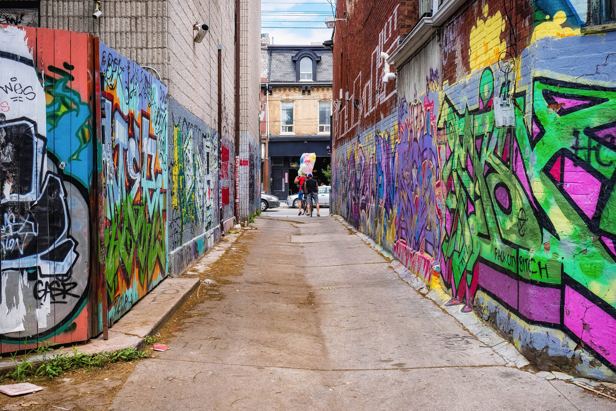 Detail Graffiti Alley Toronto Nomer 13
