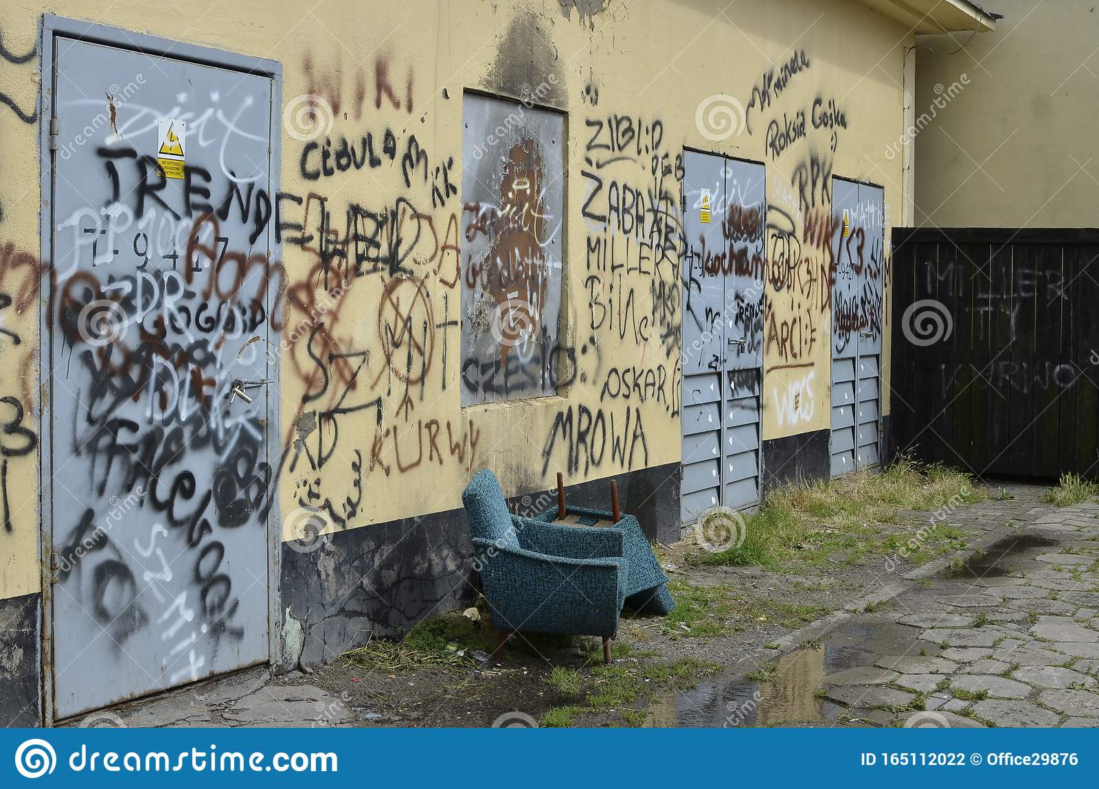 Detail Graffiti And Vandalism Nomer 15