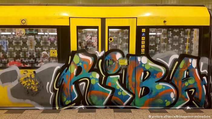 Detail Graffiti And Vandalism On Public Transport Nomer 30