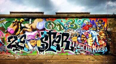 Detail Graffiti Anniversary 1 Month Nomer 9