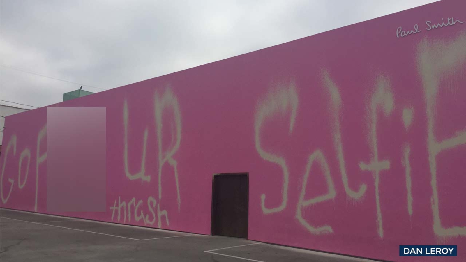 Detail Graffiti Art On Pink Wall Nomer 54