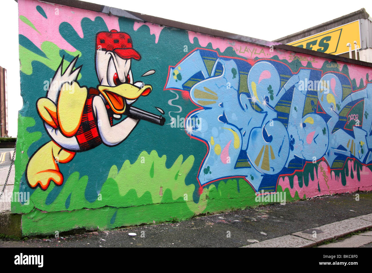 Detail Graffiti Art Sketches Of Characters Donald Duck Nomer 5