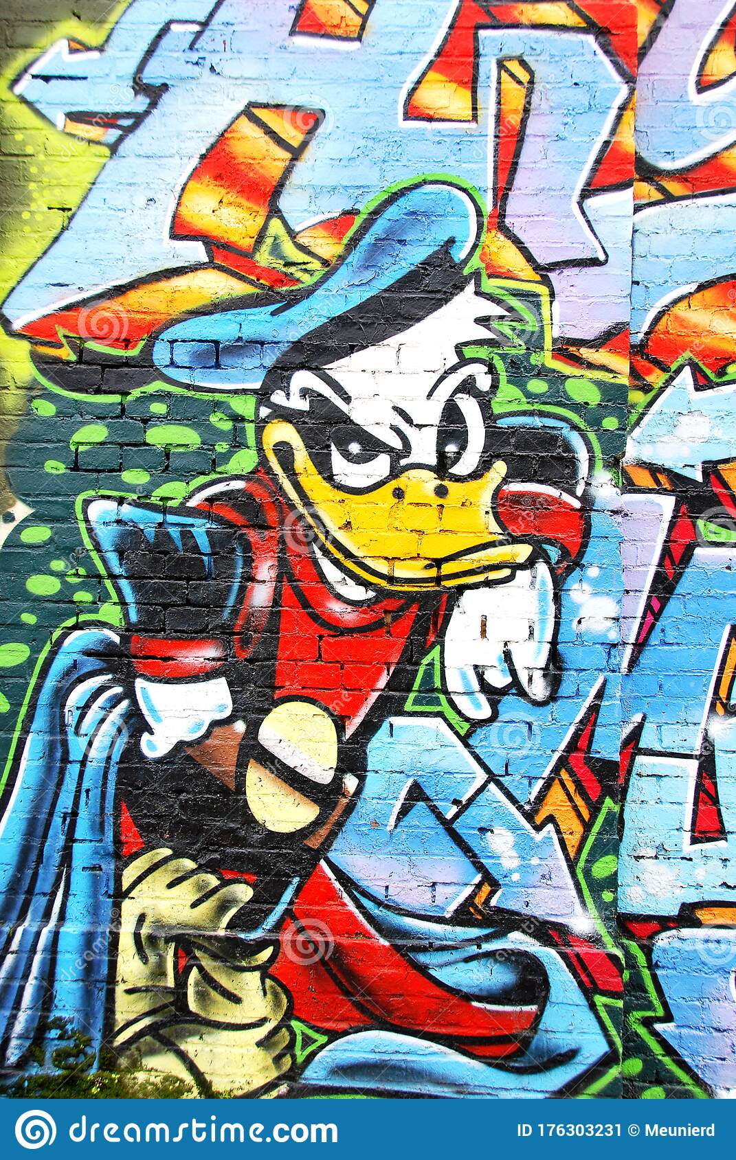 Detail Graffiti Art Sketches Of Characters Donald Duck Nomer 6