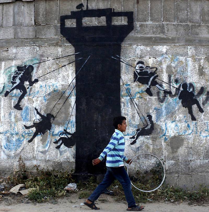 Detail Graffiti Artist Banksy Nomer 54