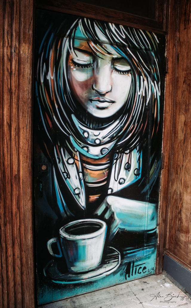 Detail Graffiti Artist Coffee Shop Nomer 24