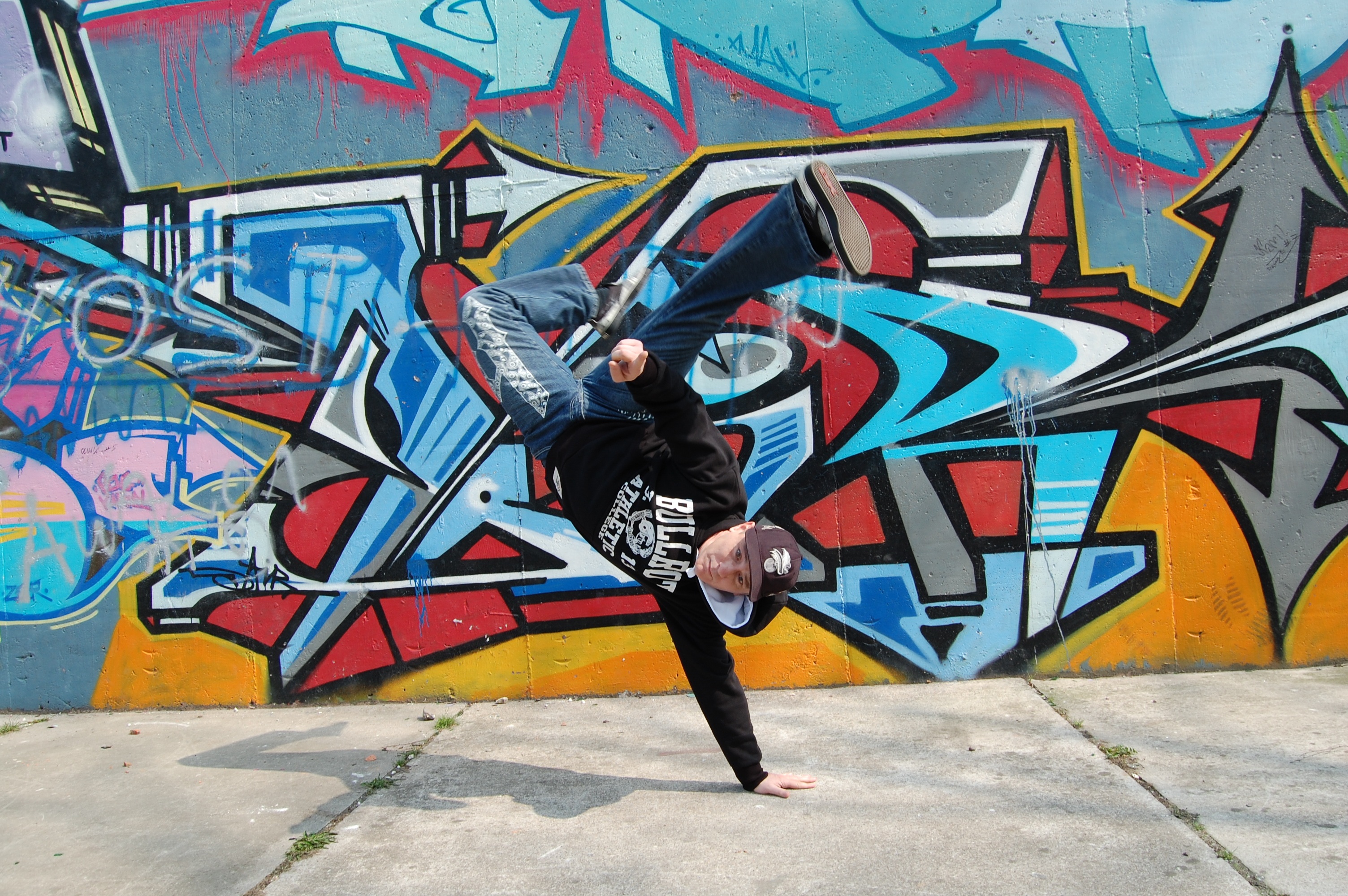 Detail Graffiti Artist Dancer Nomer 11