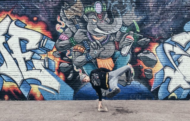 Detail Graffiti Artist Dancer Nomer 5