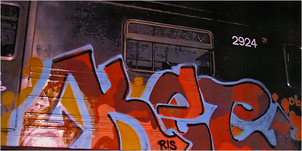 Detail Graffiti Artist Gets Cuaght Nomer 9