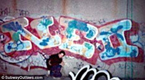 Detail Graffiti Artist Wanted Nomer 28