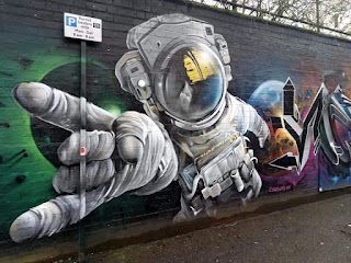 Detail Graffiti Astronaut Nomer 41