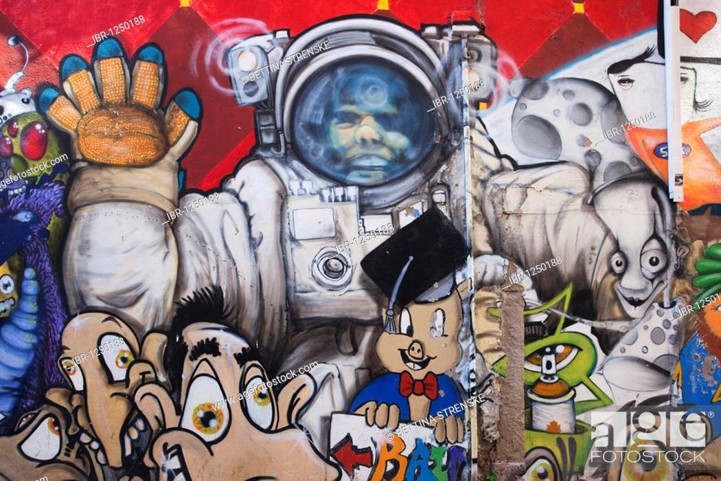 Detail Graffiti Astronaut Nomer 50