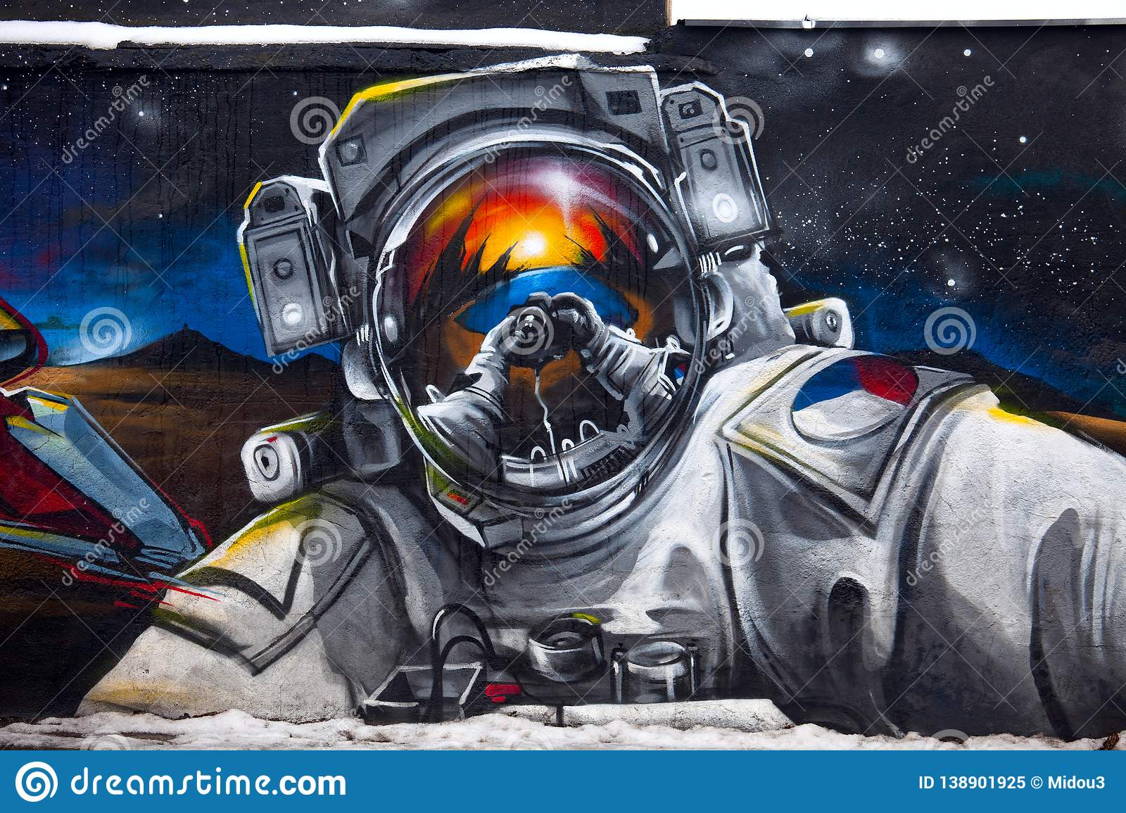 Detail Graffiti Astronot Nomer 27