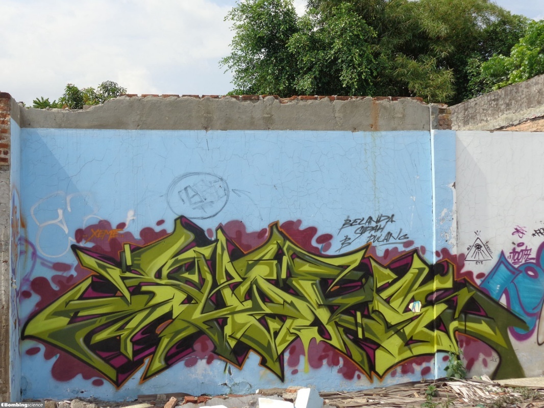 Detail Graffiti Bandung Nomer 9