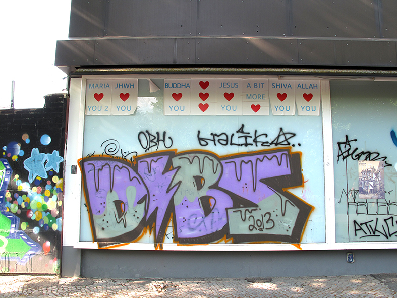 Detail Graffiti Banner Cafe Nomer 38