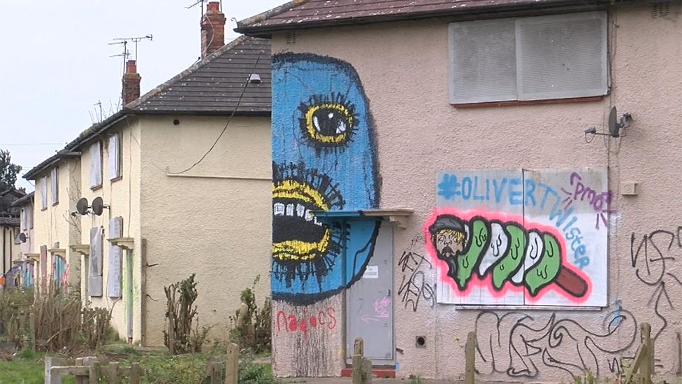 Detail Graffiti Behaviour Nomer 4