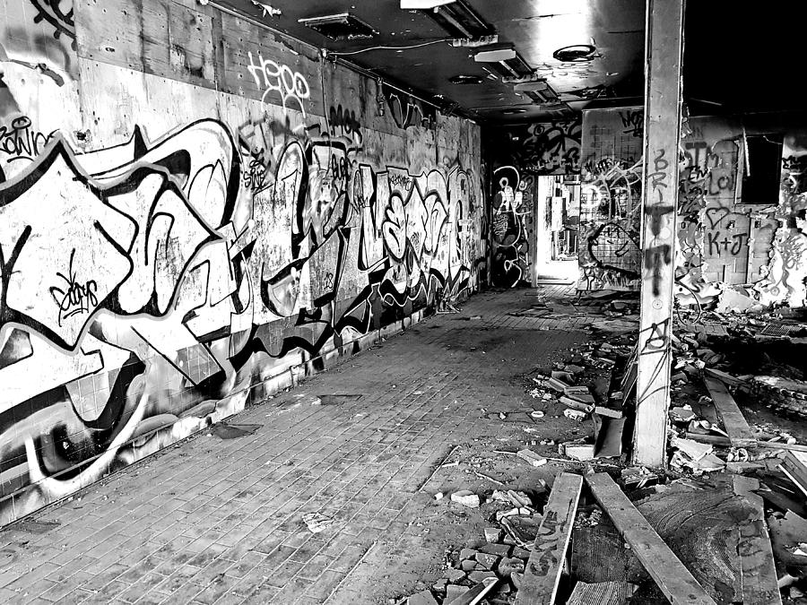 Detail Graffiti Black And White Nomer 37