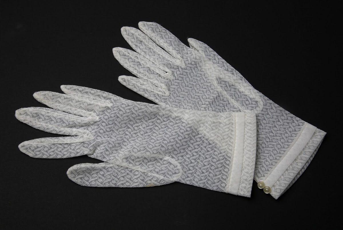 Detail Gloves Images Nomer 51