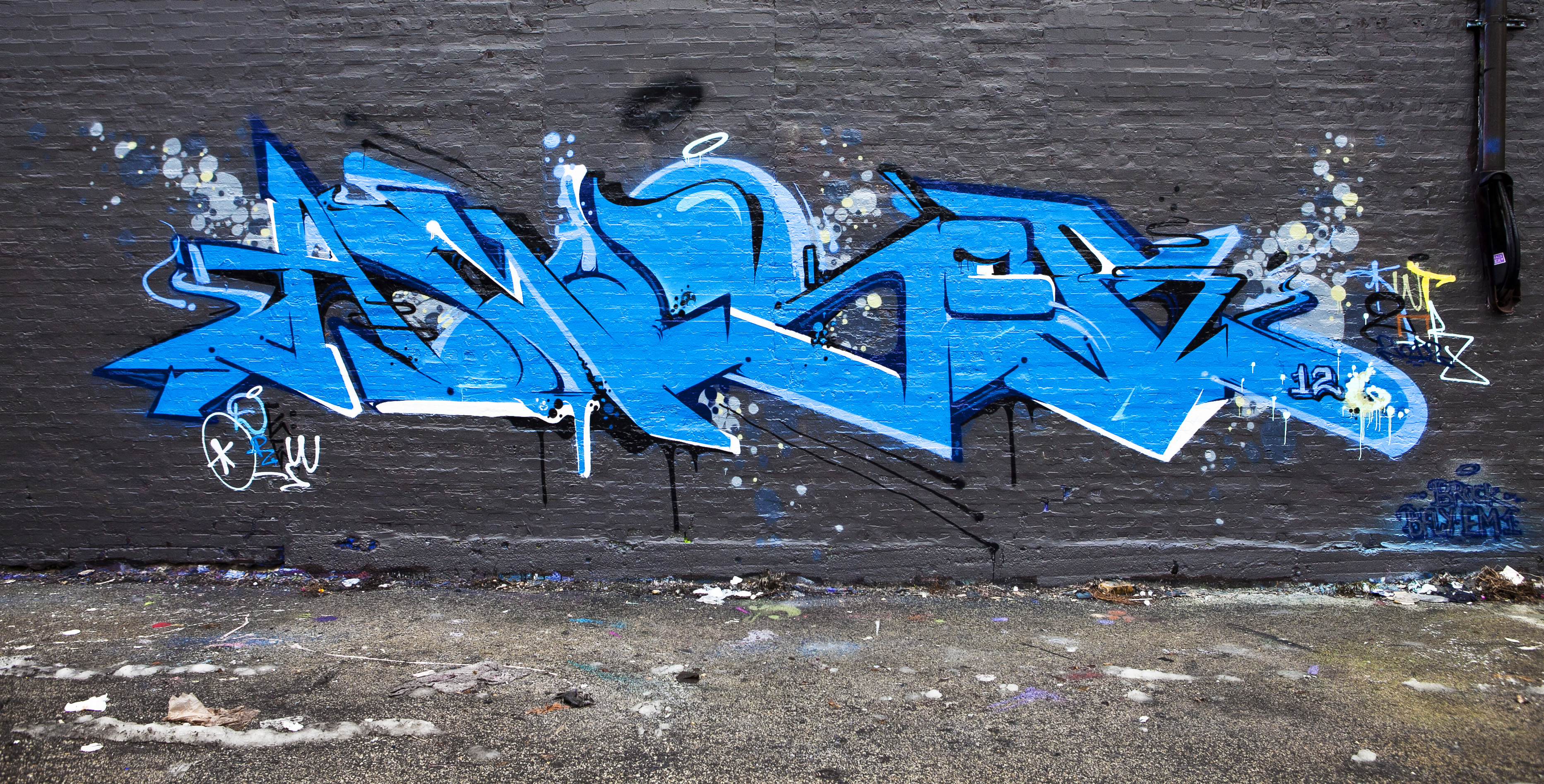 Detail Graffiti Blue Nomer 15